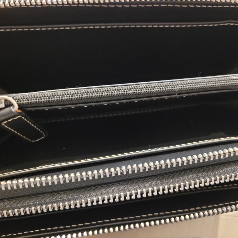 Isaac Mizrahi Black and White Patterned Wallet Wristlet - Picture 11 of 12